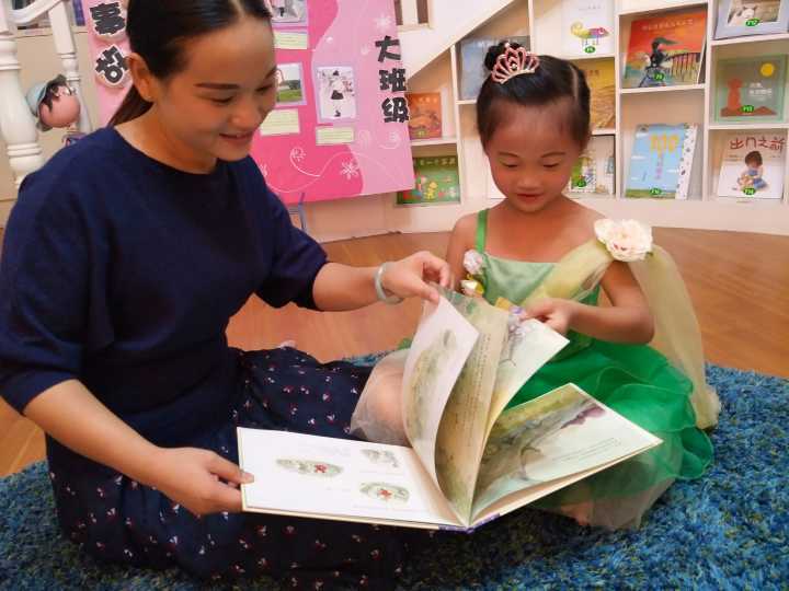 書香校園，閱讀幸?？鞓?——公明第二幼兒園閱讀月系列活動報道