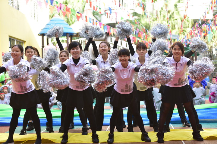 興茂幼兒園第十屆蒲公英運(yùn)動月級組競賽閃亮登場